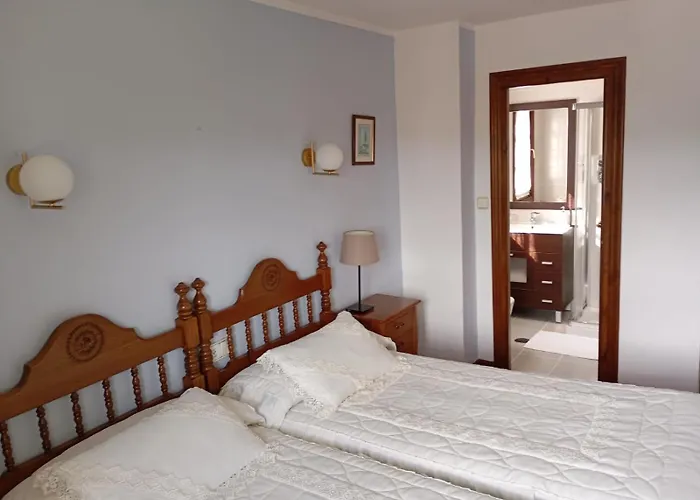 ゲストハウス Montanes サンティリャーナ・デル・マル