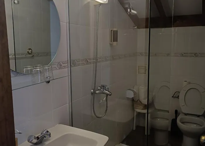 Montanes بيت ضيافة